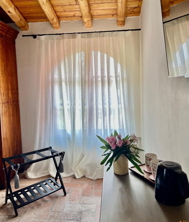 Le Mansarine Charme B&B Castellaro  Экстерьер фото